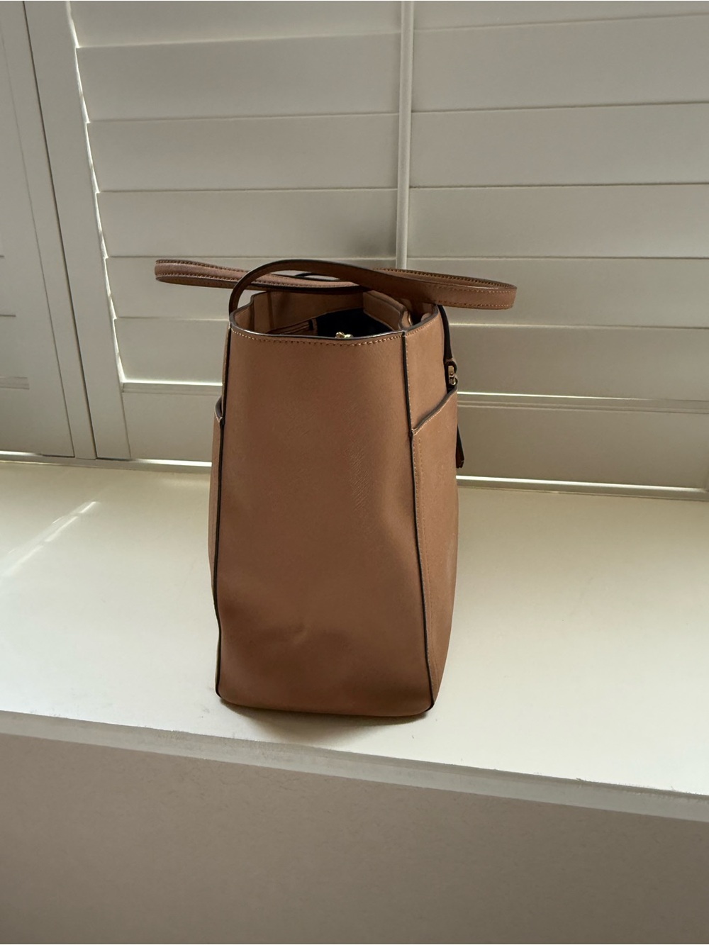 Classic Leather Tote Bag in Brown - Picture 4 of 4